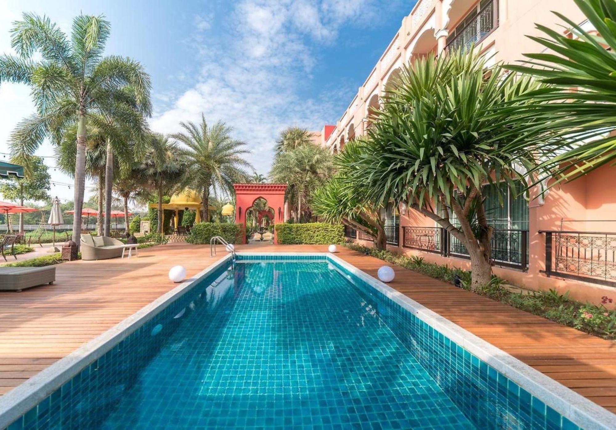 Sheik Istana Hotel Chiangmal チエンマイ エクステリア 写真
