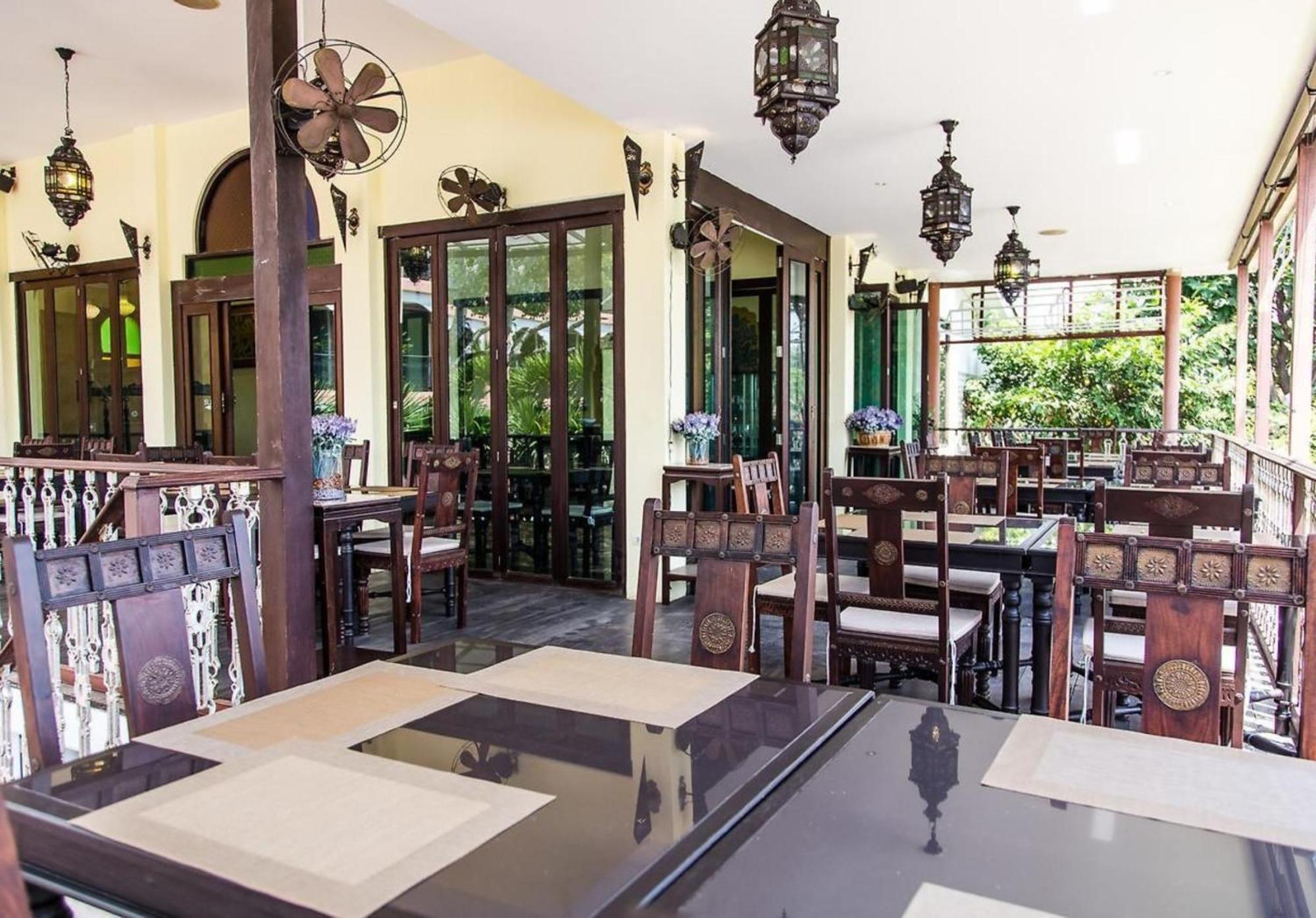 Sheik Istana Hotel Chiangmal チエンマイ エクステリア 写真