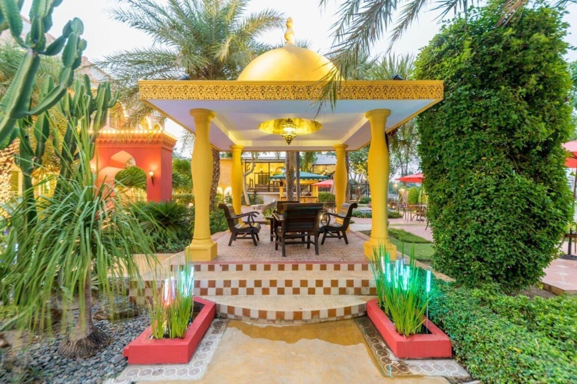 Sheik Istana Hotel Chiangmal チエンマイ エクステリア 写真