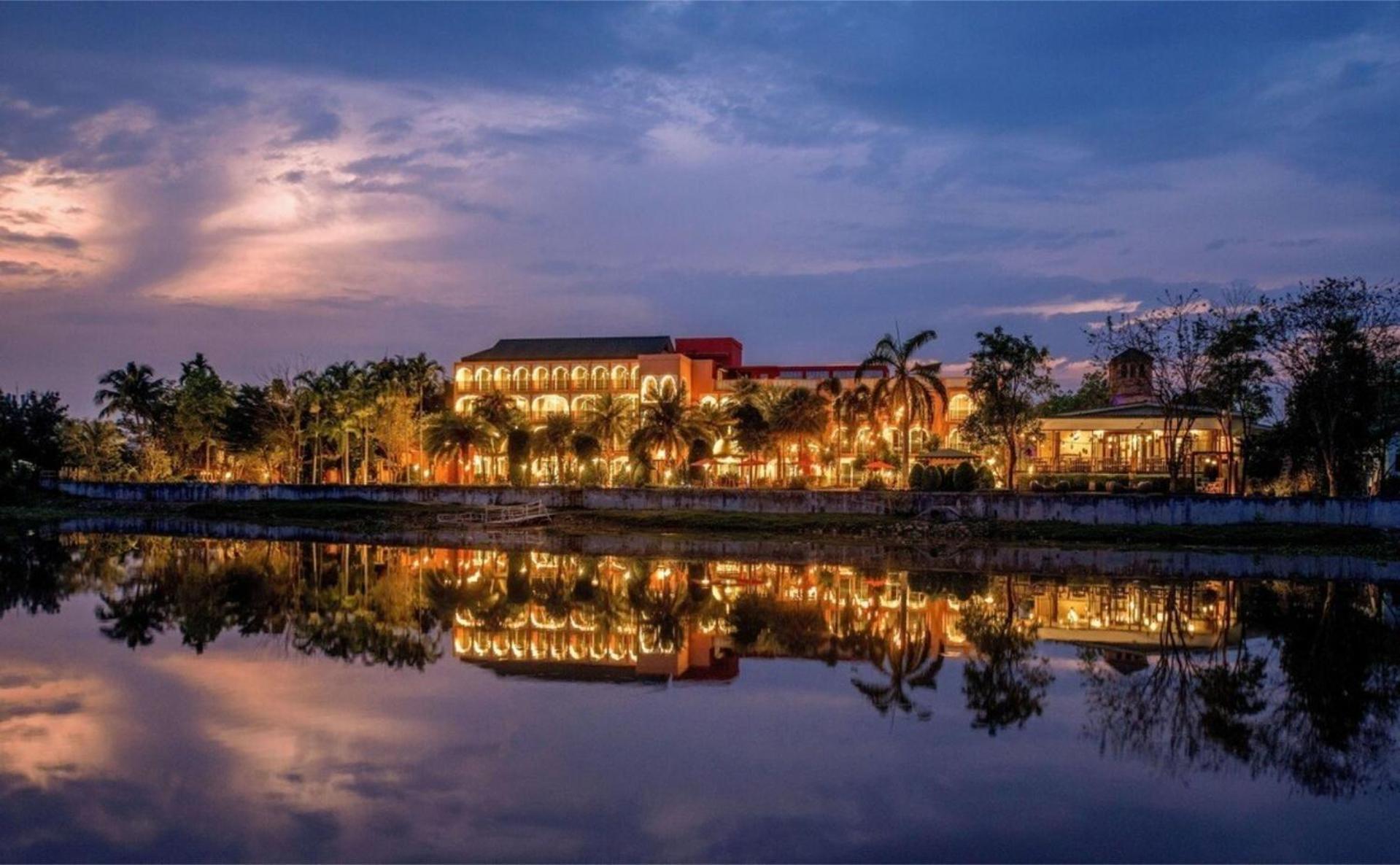 Sheik Istana Hotel Chiangmal チエンマイ エクステリア 写真