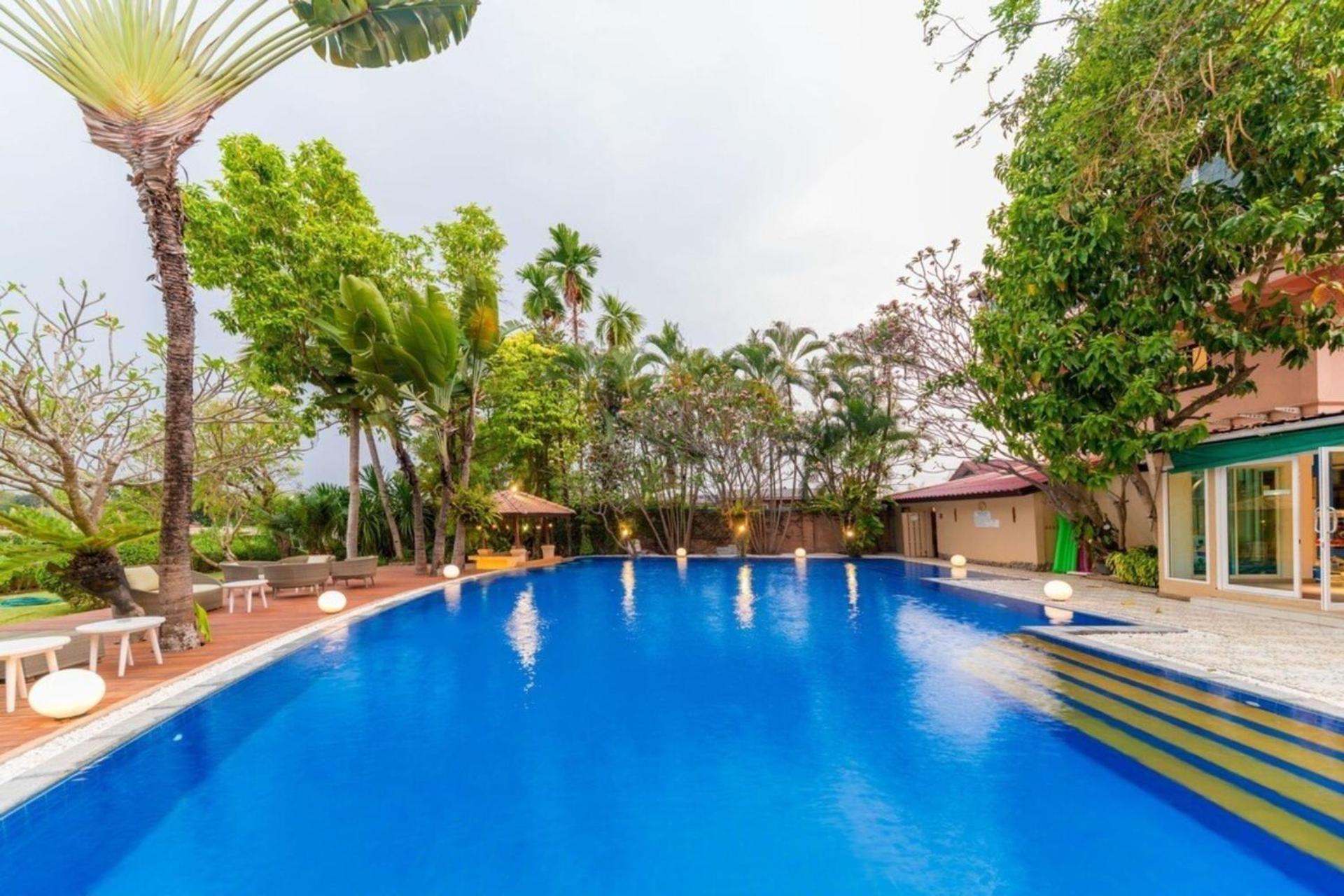 Sheik Istana Hotel Chiangmal チエンマイ エクステリア 写真