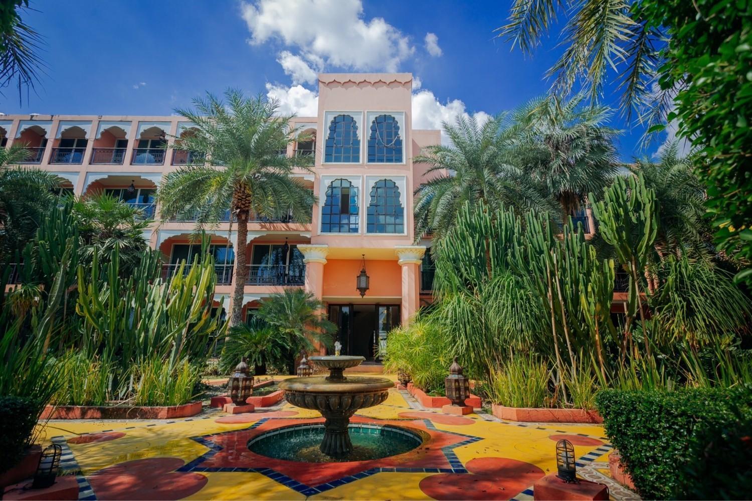 Sheik Istana Hotel Chiangmal チエンマイ エクステリア 写真
