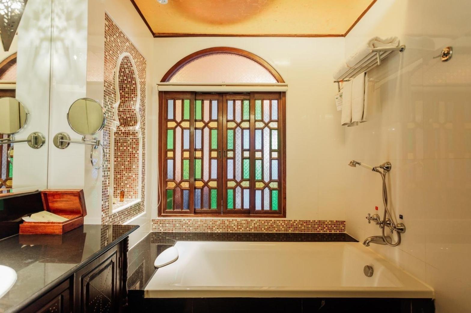 Sheik Istana Hotel Chiangmal チエンマイ エクステリア 写真