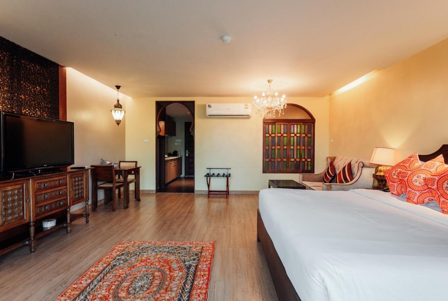 Sheik Istana Hotel Chiangmal チエンマイ エクステリア 写真